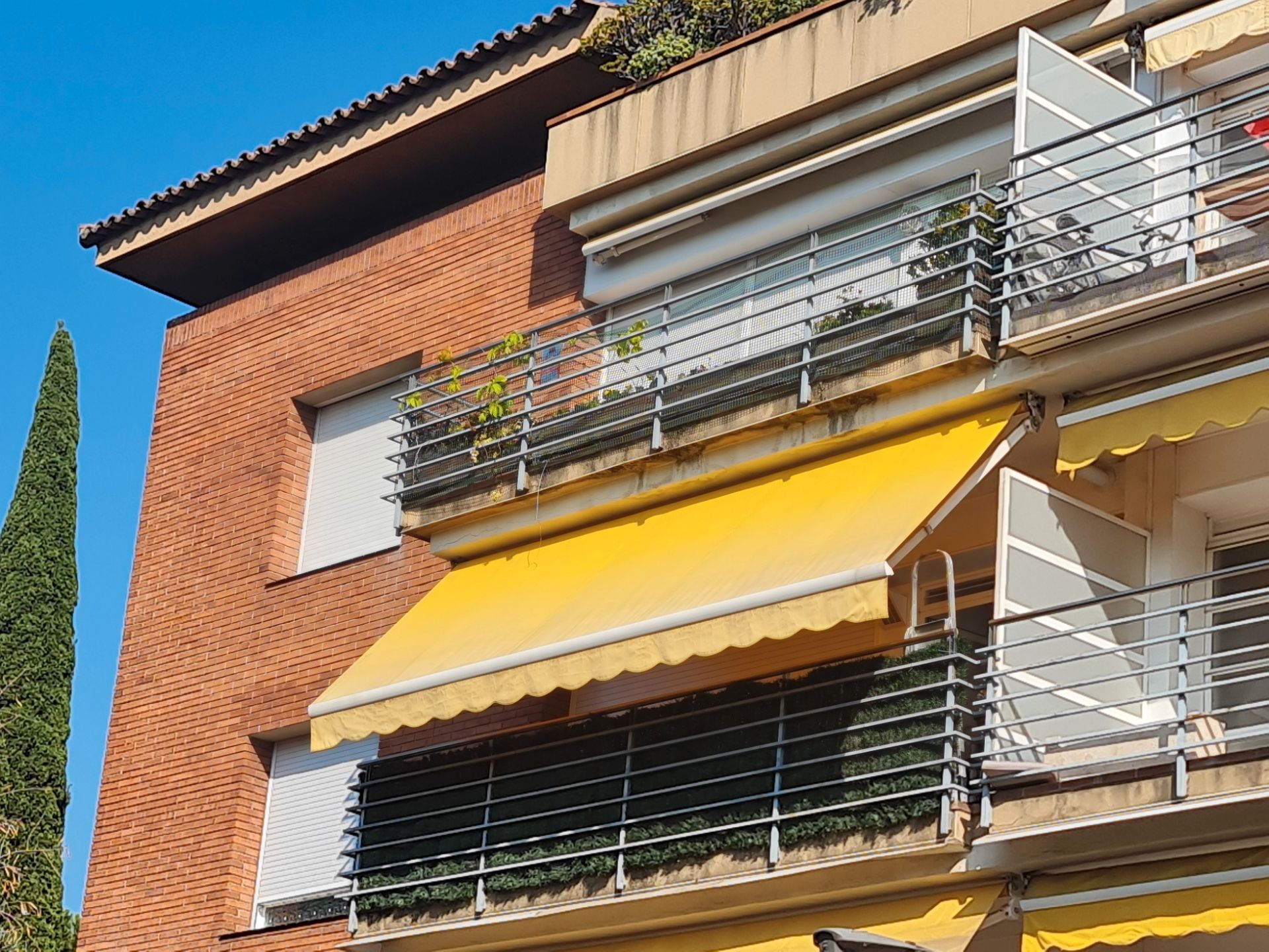 Exterior view of Flat for sale in Sant Feliu de Llobregat  with Heating, Terrace and Oven