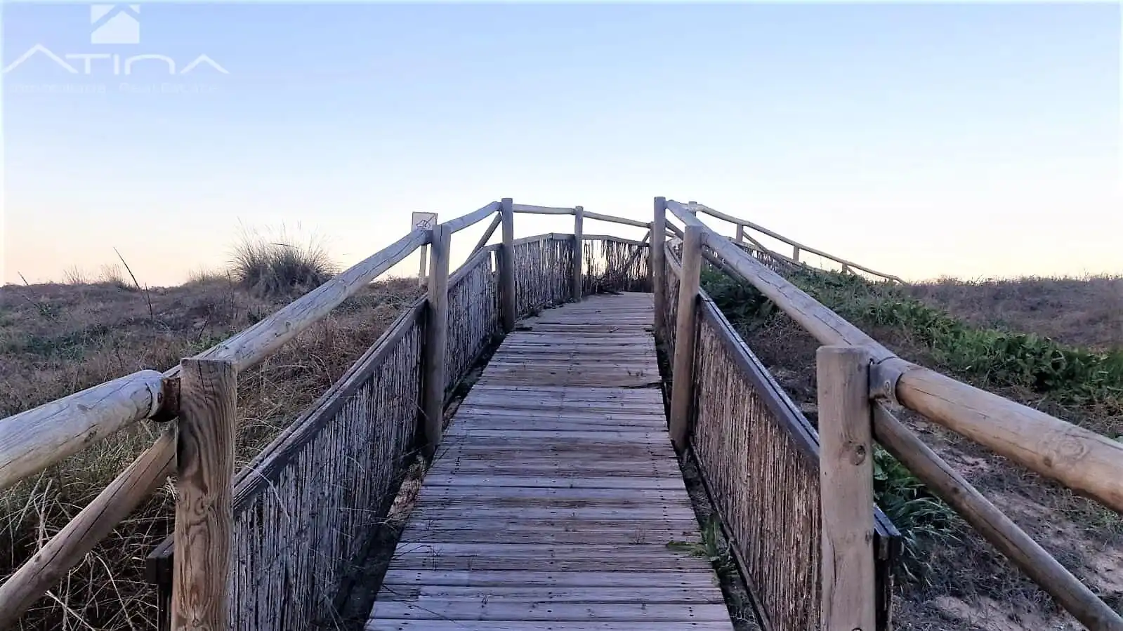 Vista exterior de Apartament en venda en Guardamar de la Safor amb Aire condicionat, Terrassa i Piscina comunitària