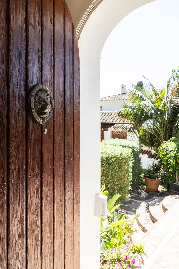 Vista exterior de Casa o chalet en venta en Marbella con Terraza