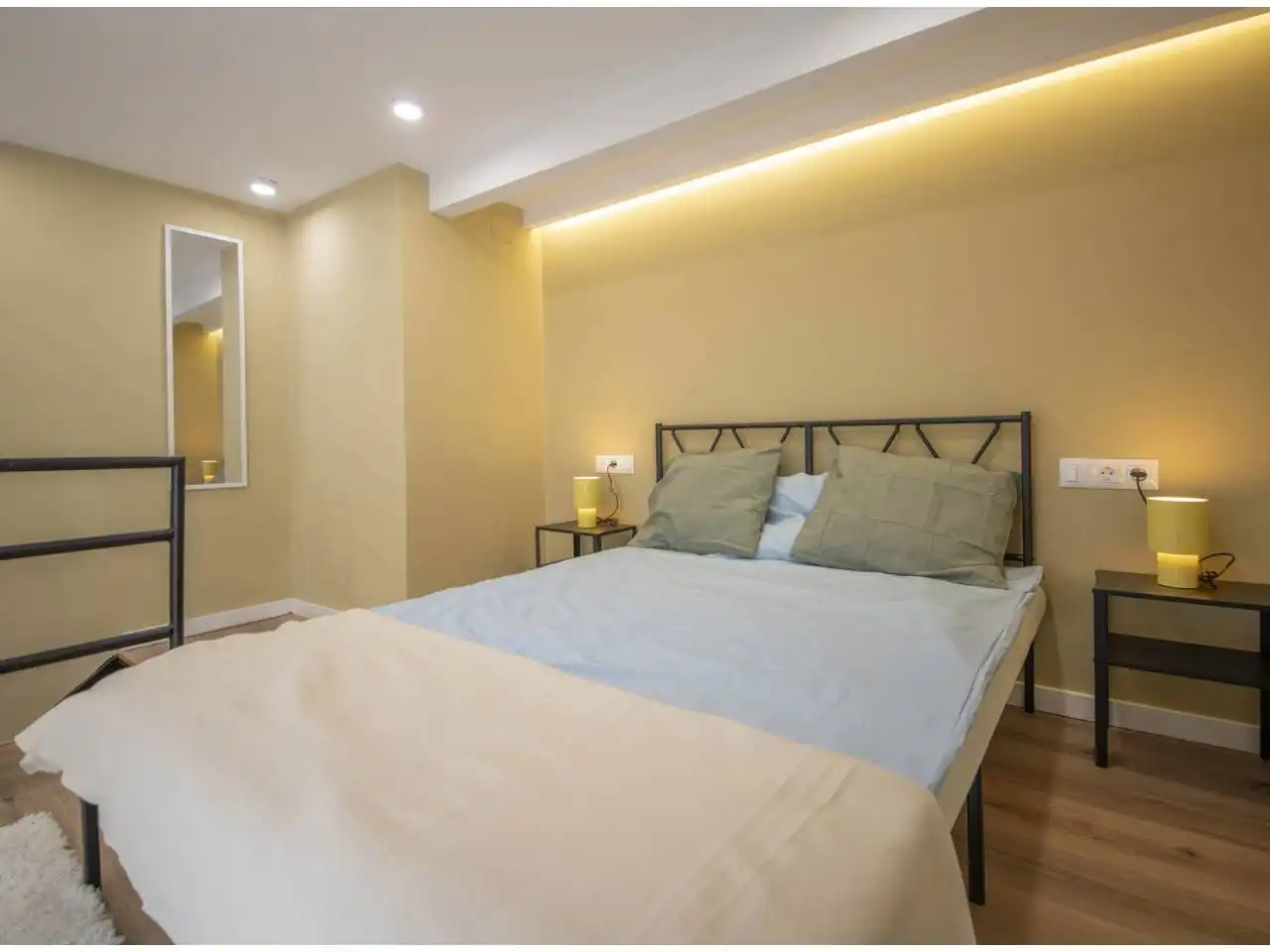 Habitación de Piso en venta en Barcelona con Amueblado