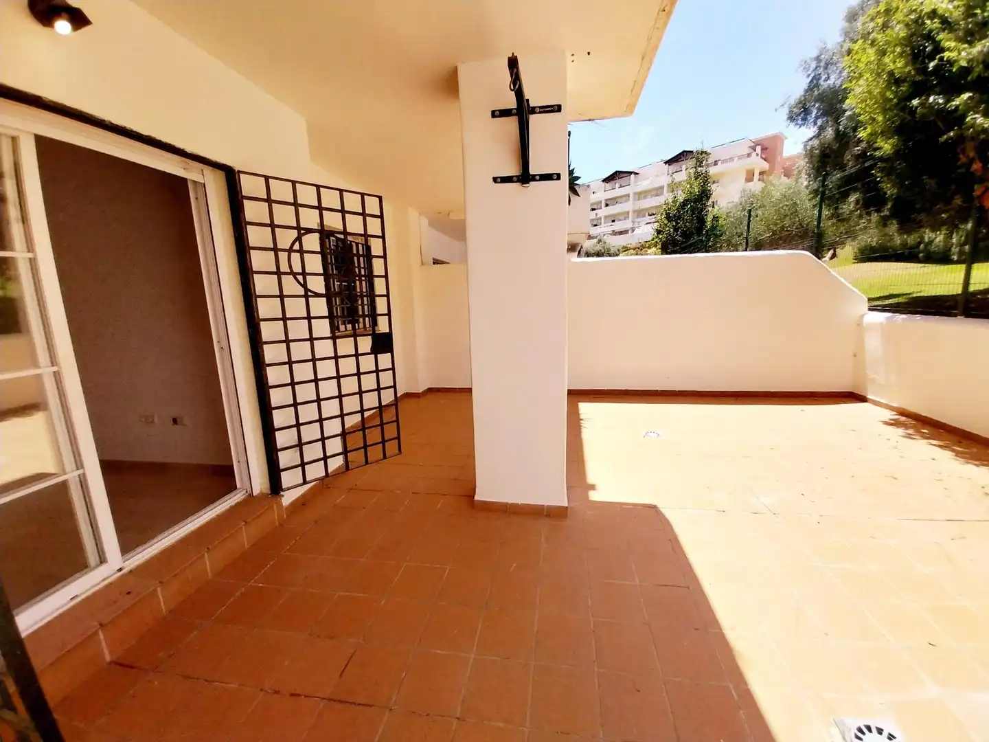 Terrace of Ground floor for sale in Benalmádena  with Air Conditioner, Heating and Private garden