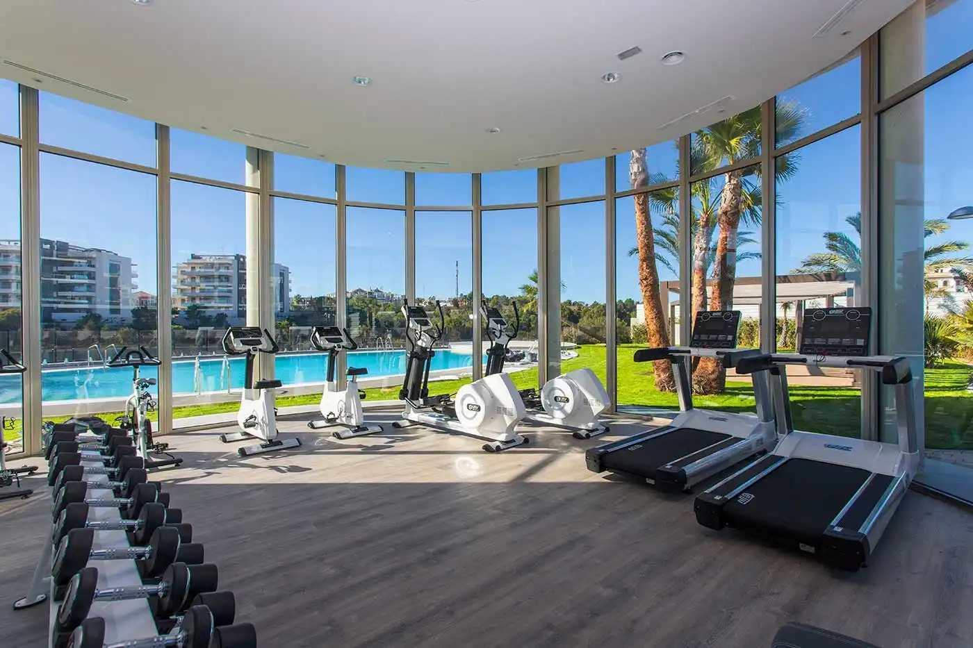Piscina de Ático en venta en Orihuela con Calefacción, Terraza y Trastero