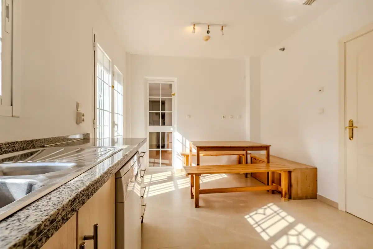 Cuina de Casa o xalet en venda en Sotogrande amb Aire condicionat, Jardí privat i Terrassa