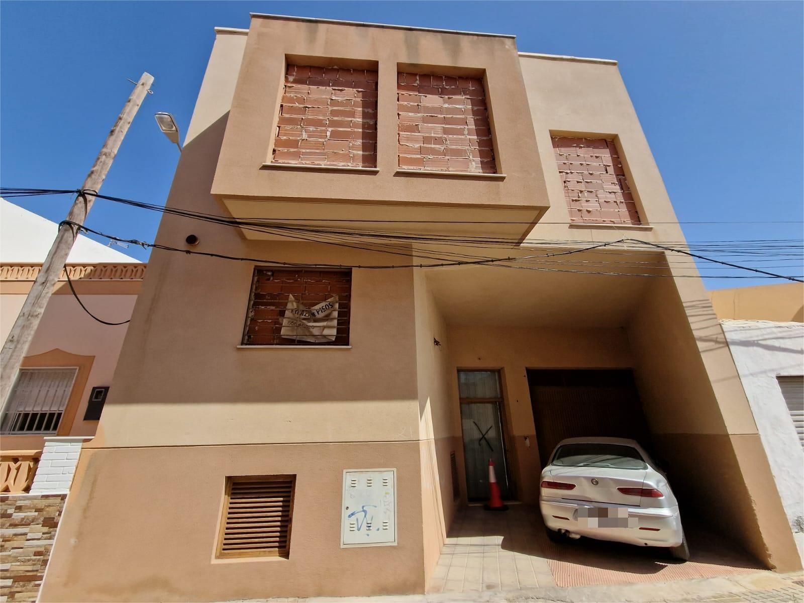 Exterior view of Flat for sale in  Almería Capital  with Swimming Pool