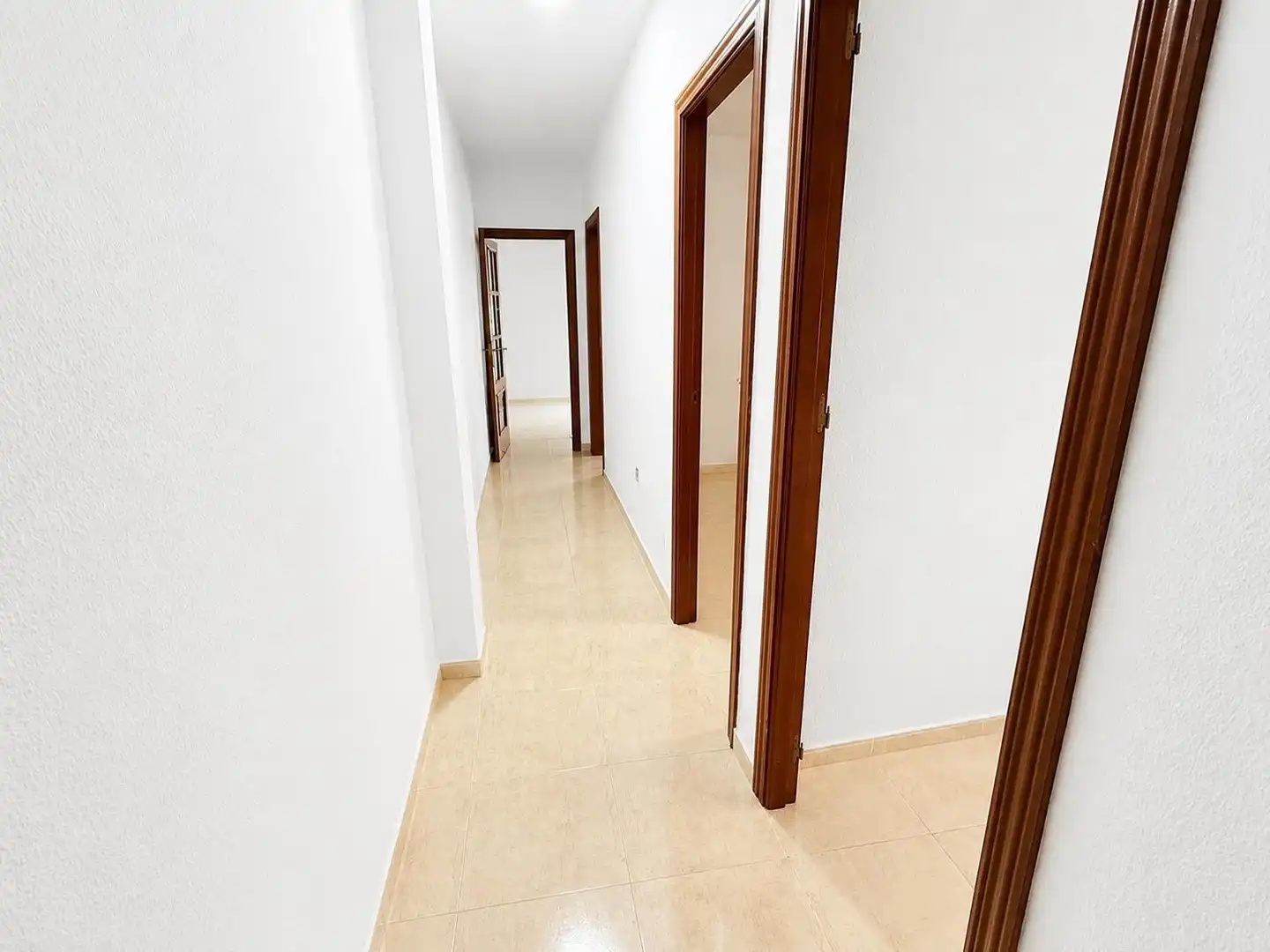 Piso en venta en Almería con Balcón y Alarma
