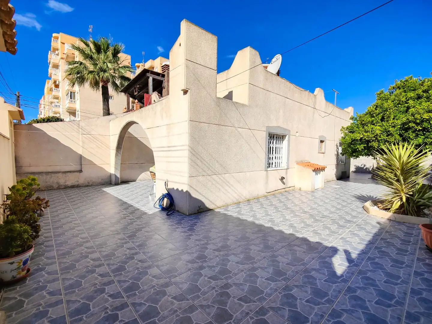 Vista exterior de Casa adosada en venta en Torrevieja con Aire acondicionado, Jardín privado y Terraza