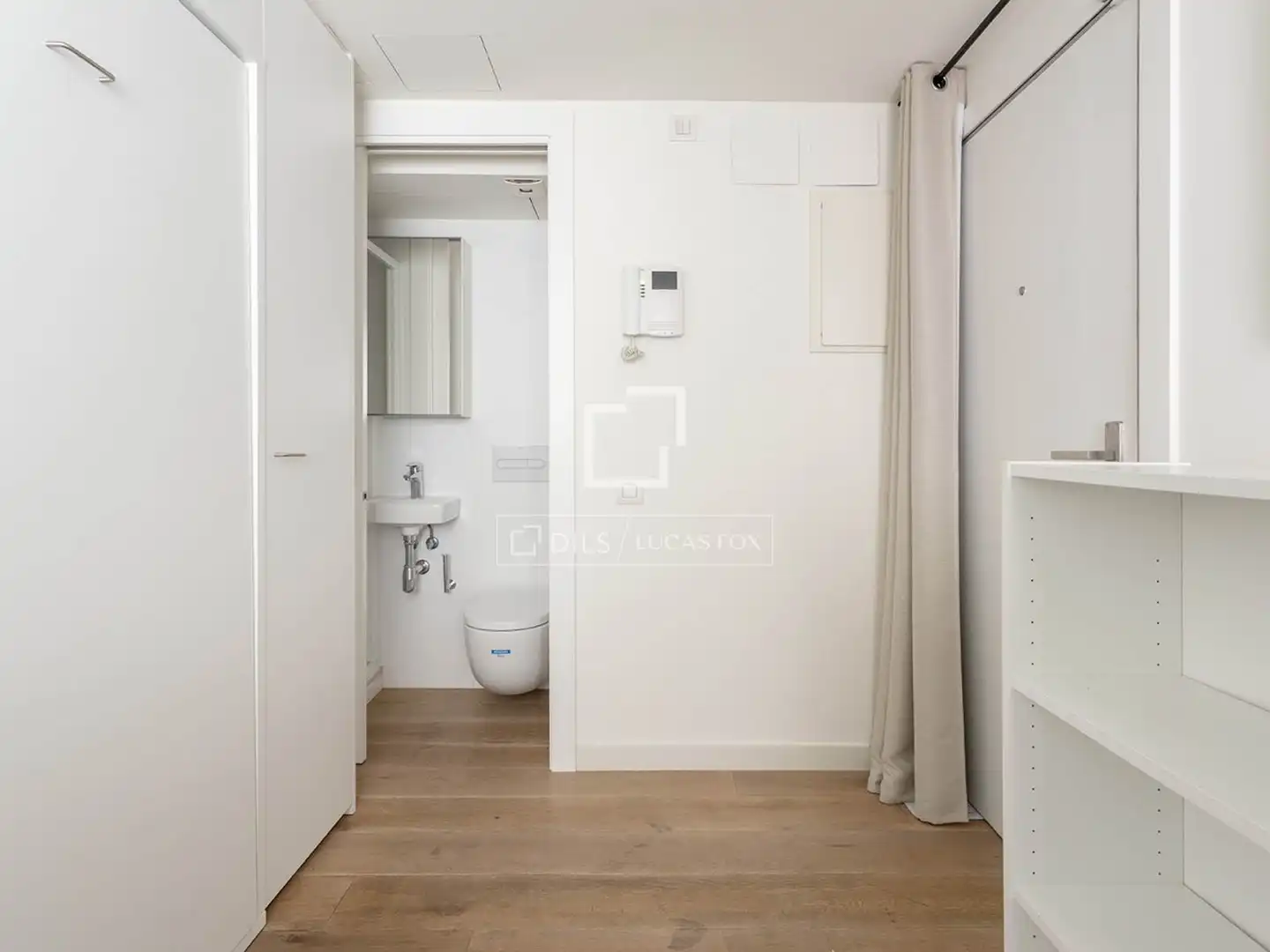 Badezimmer von Wohnung zum Verkauf in Barcelona mit Klimaanlage und Terrasse