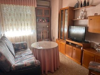 Sala d'estar de Pis de lloguer en Almodóvar del Campo amb Aire condicionat, Calefacció i Moblat