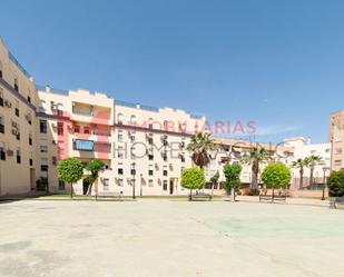 Vista exterior de Pis en venda en Montequinto amb Aire condicionat, Jardí privat i Traster