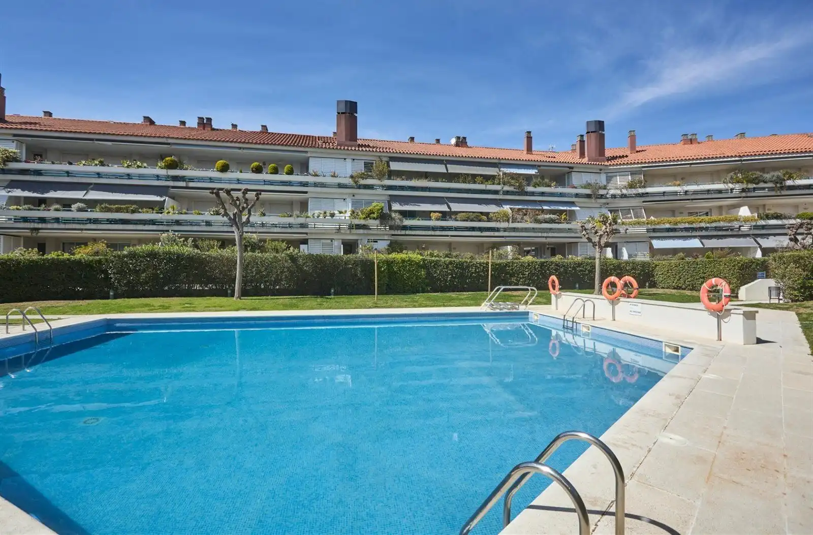 Piscina de Piso en venta en Sitges con Calefacción, Terraza y Piscina