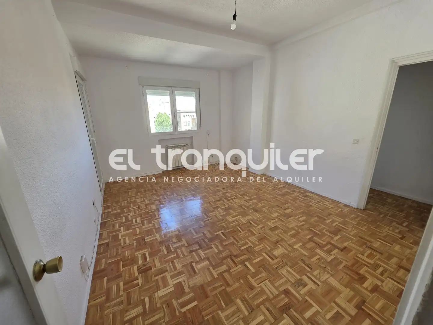 Bedroom of Flat for rent in Madrid  with Air Conditioner, Parquet flooring and Terrace