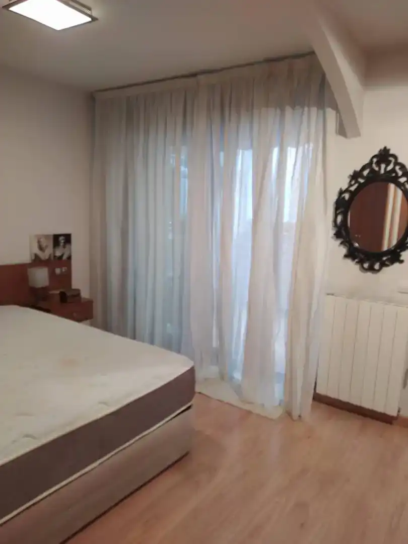 Dormitori de Pis en venda en Sant Vicenç Dels Horts amb Aire condicionat i Balcó