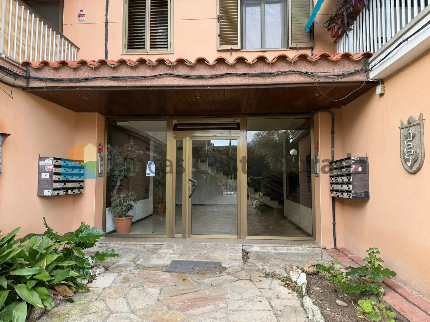 Vista exterior de Apartamento en venta en Vilanova i la Geltrú con Terraza, Amueblado y Horno