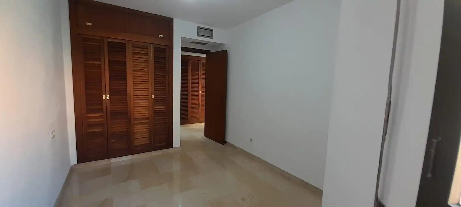 Habitación de Piso en venta en Córdoba con Calefacción