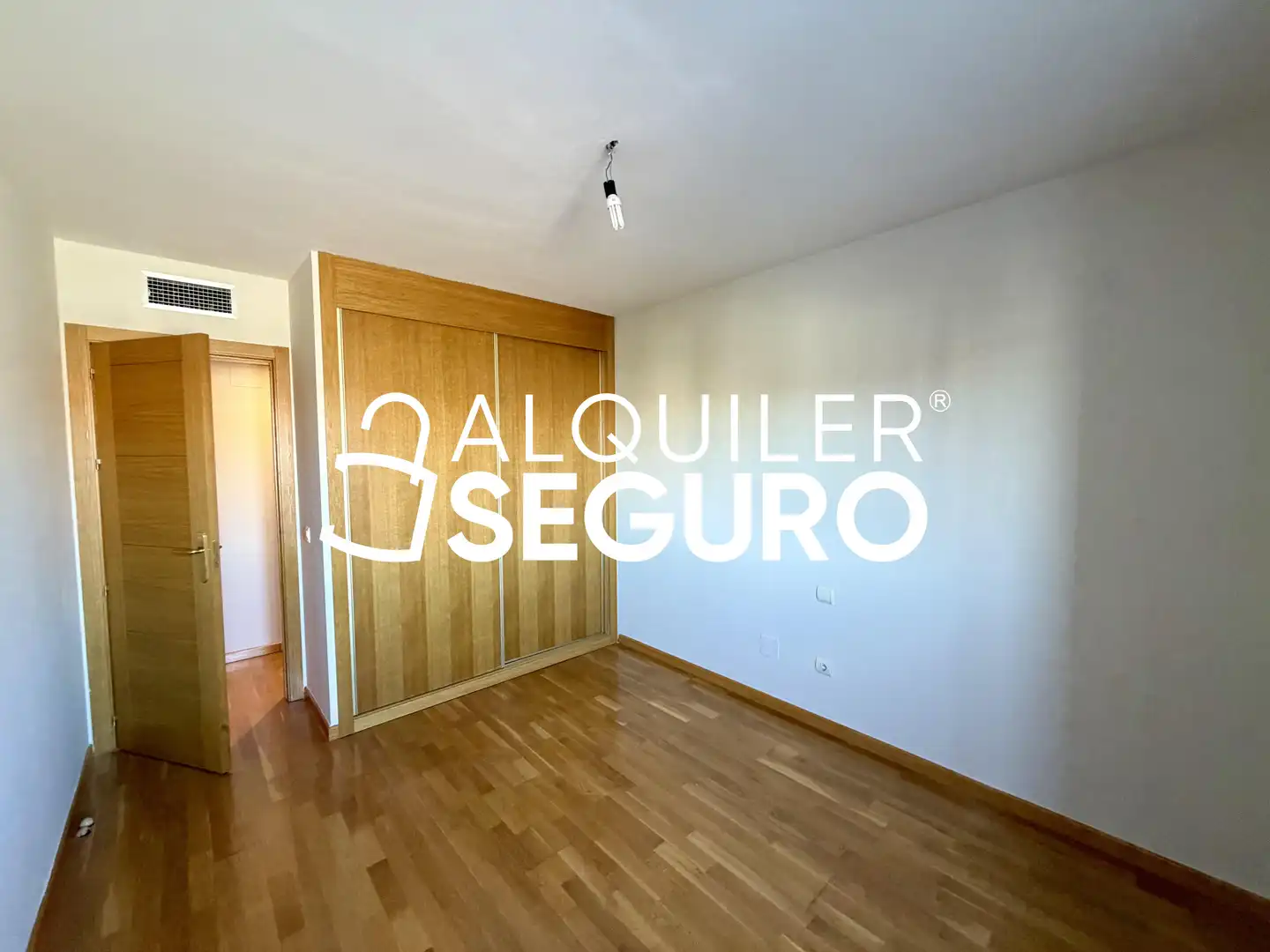 Bedroom of Flat for rent in Valdemoro  with Air Conditioner, Heating and Storage room