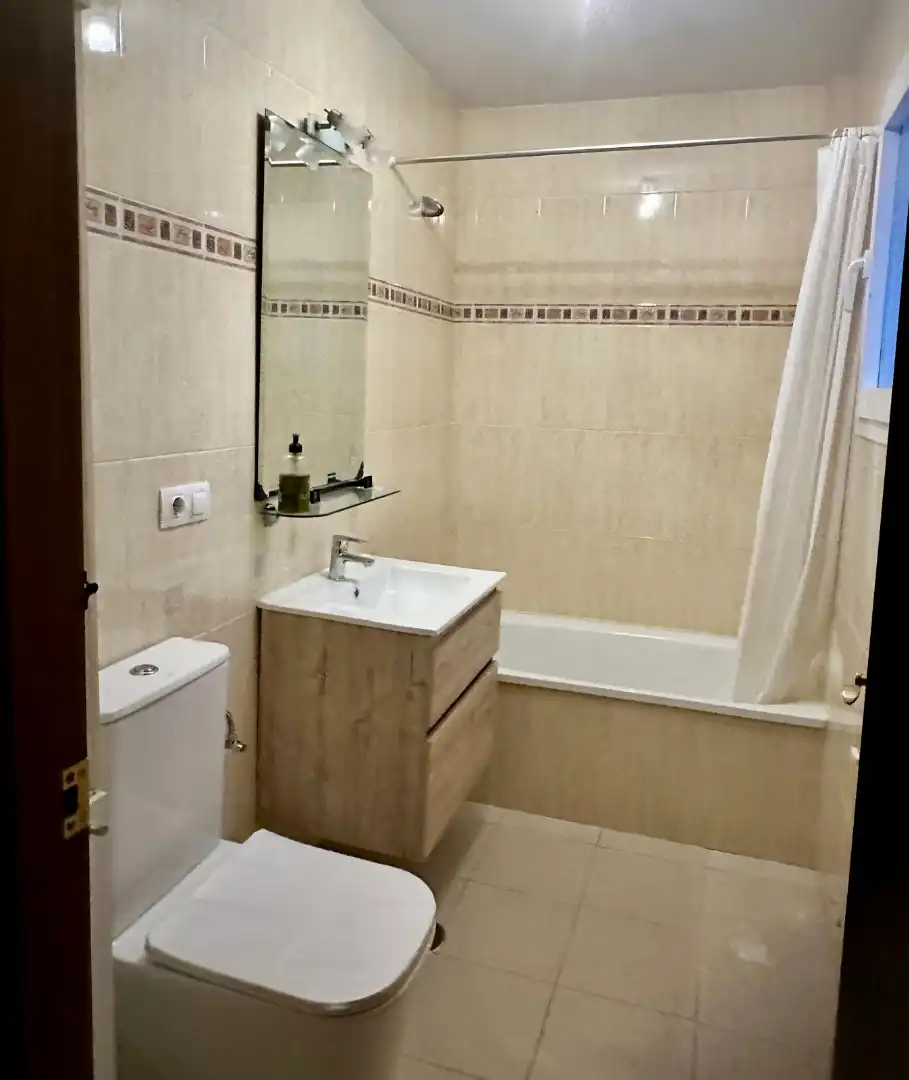 Badezimmer von Dachboden zur Miete in Sanlúcar de Barrameda mit Klimaanlage, Heizung und Terrasse