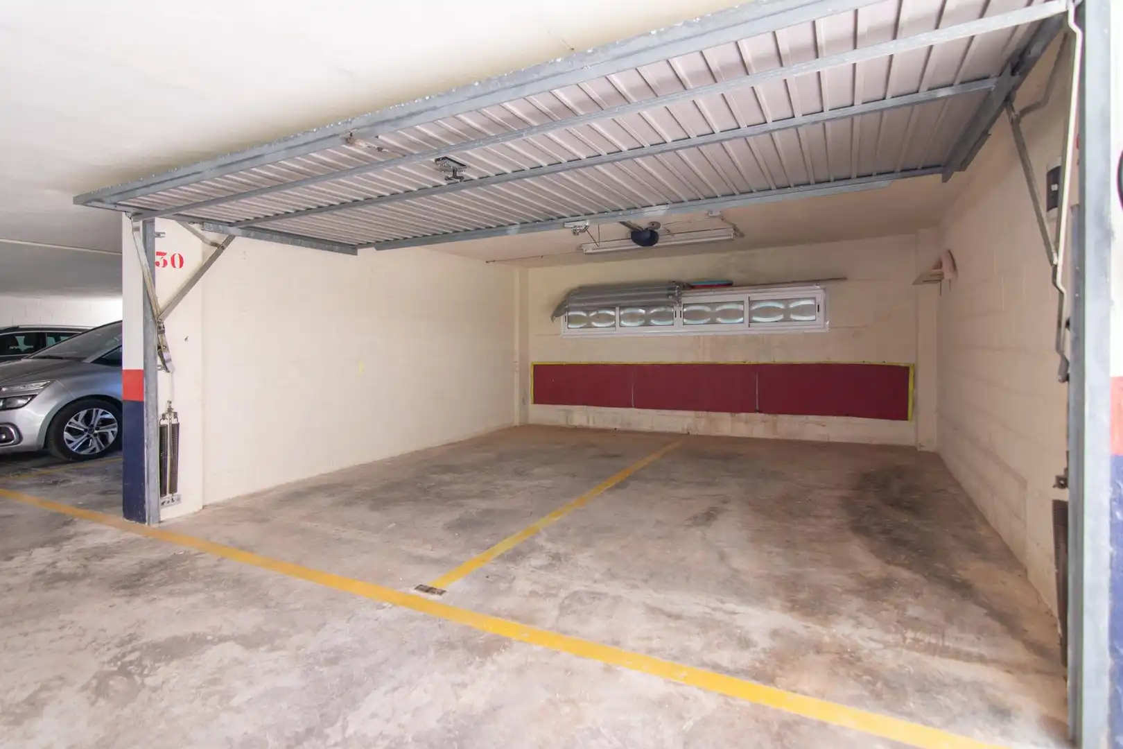 Parking de Apartamento en venta en Gandia con Terraza y Piscina comunitaria