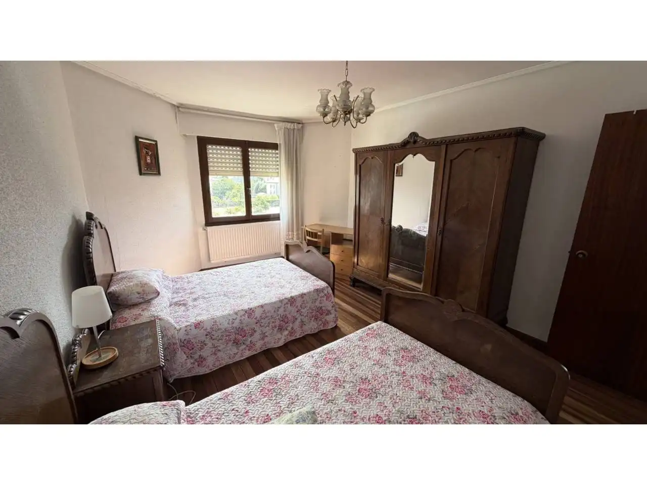 Habitación de Piso en venta en Espinosa de los Monteros con Calefacción y Amueblado