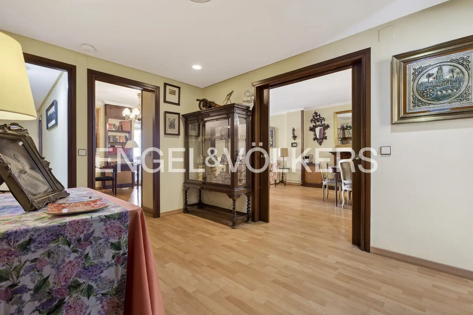 Flat for sale in Sevilla  with Air Conditioner, Heating and Balcony