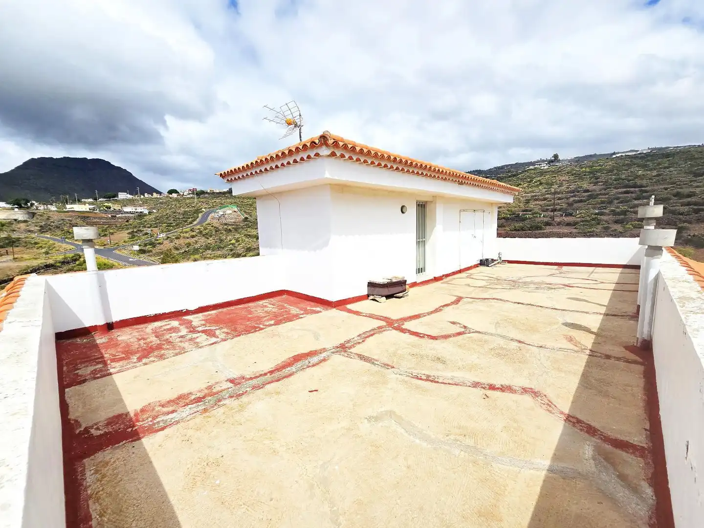 Vista exterior de Casa o xalet en venda en Arona amb Terrassa