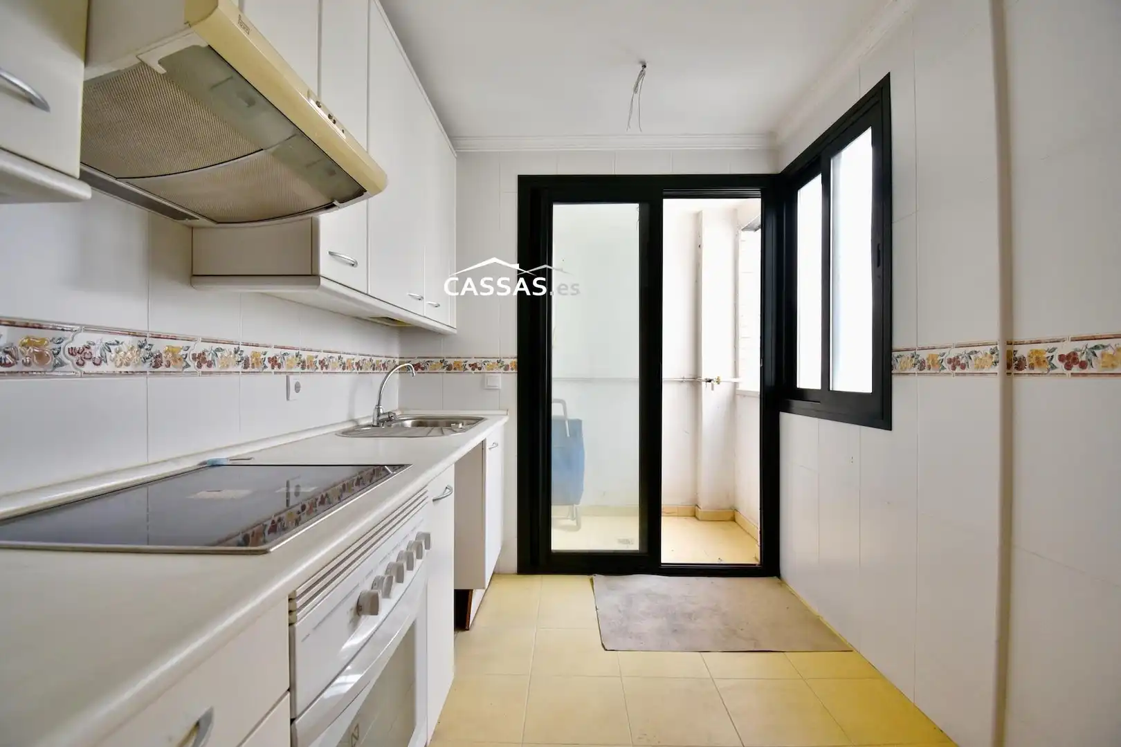 Kitchen of Flat for sale in Torrejón de Ardoz  with Heating, Parquet flooring and Storage room
