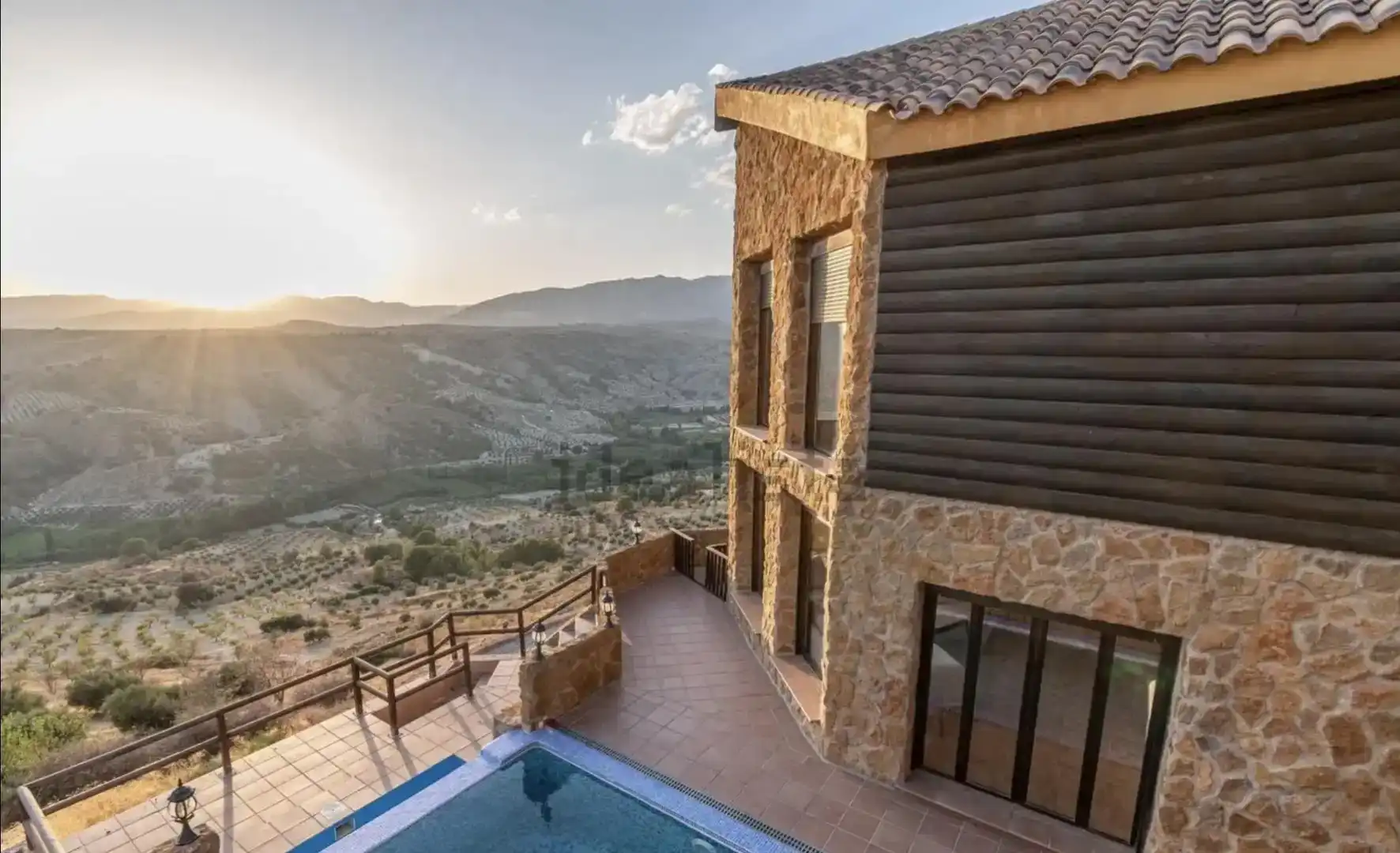 Vista exterior de Casa o chalet en venta en Castril con Aire acondicionado, Piscina y Balcón