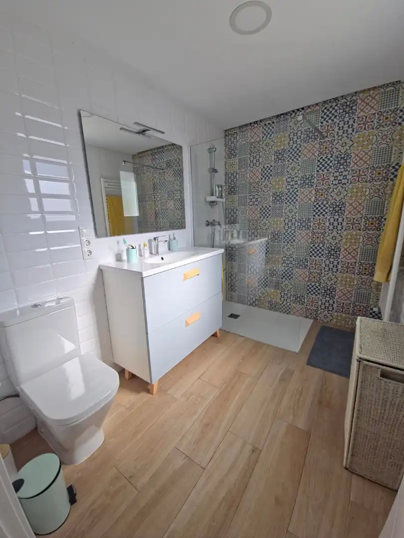 Baño de Ático en venta en Andújar con Aire acondicionado, Terraza y Amueblado