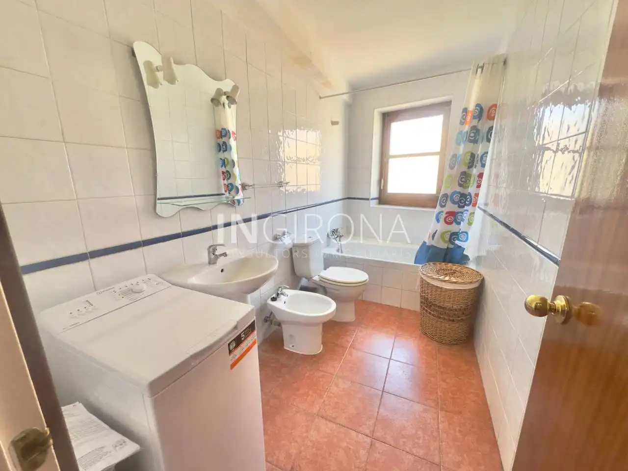 Baño de Piso de alquiler en Girona con Calefacción, Amueblado y Balcón