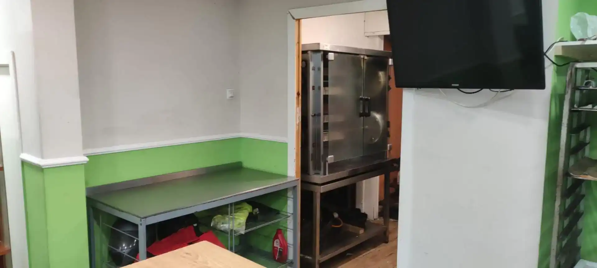 Cuina de Local de lloguer en Portugalete amb Aire condicionat
