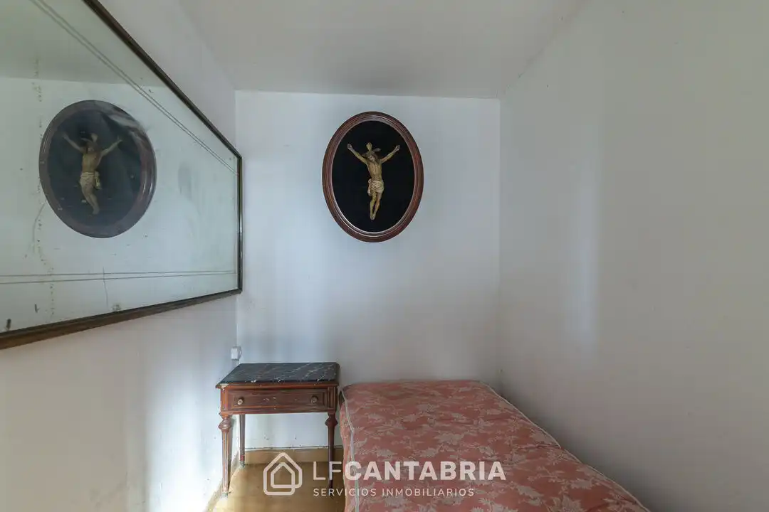 Dormitori de Casa o xalet en venda en Santander amb Jardí privat