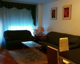 Living room of Flat to rent in Salamanca Capital  with Heating, Parquet flooring and Furnished