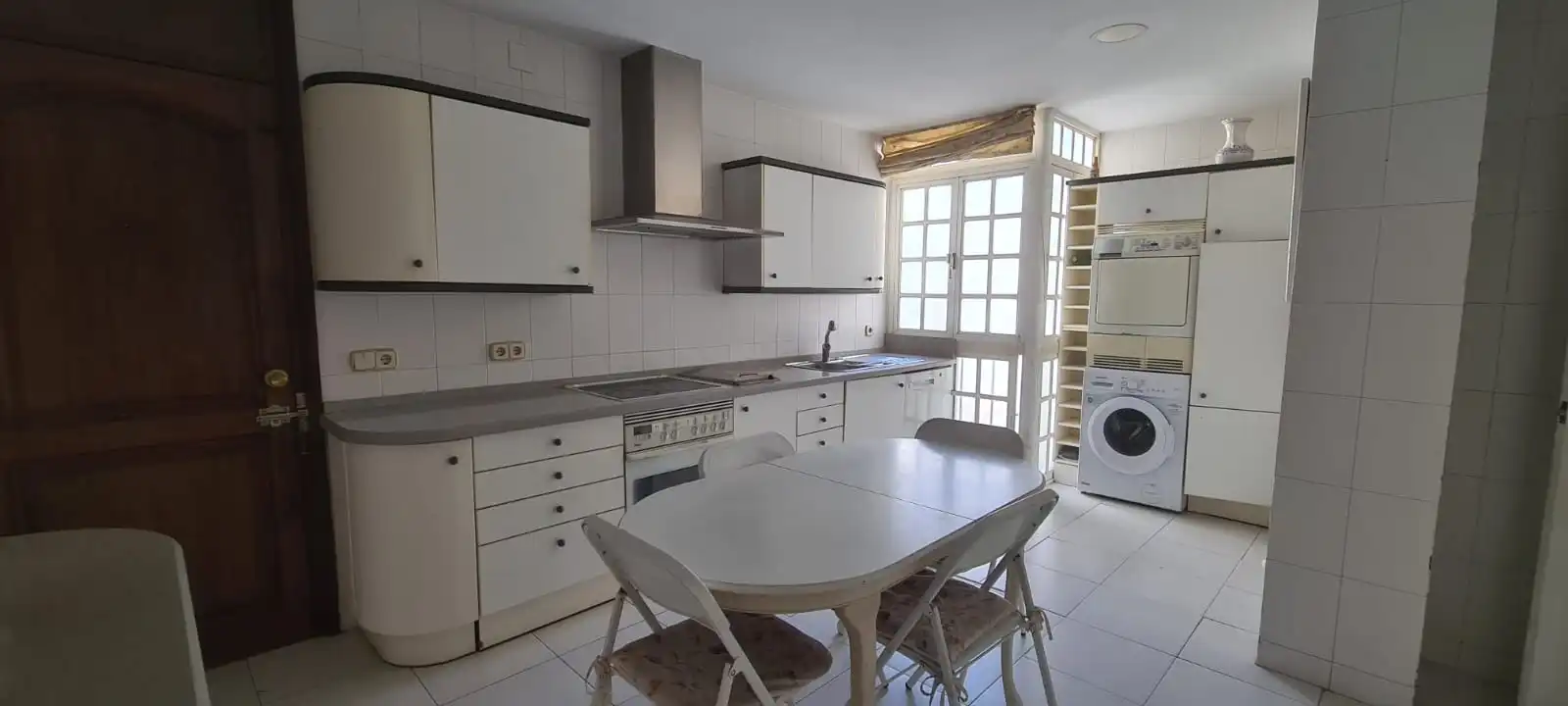 Kitchen of Flat for sale in Sevilla  with Furnished