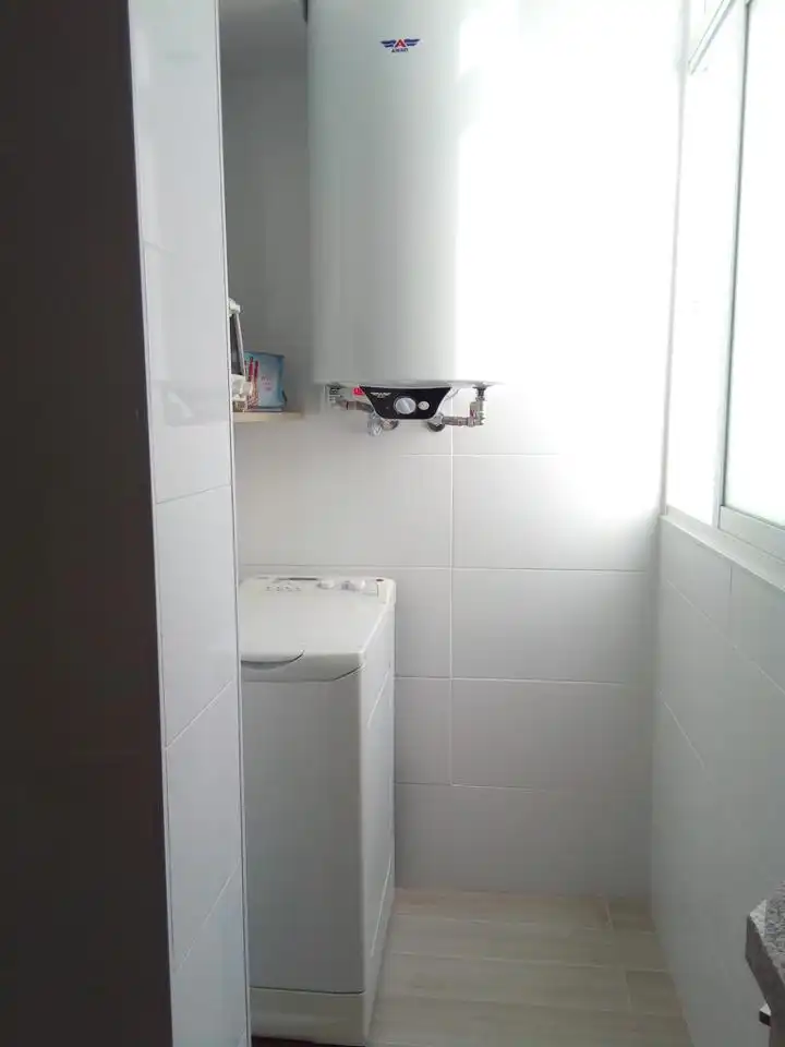 Bathroom of Flat for rent in Sevilla  with Air Conditioner and Furnished