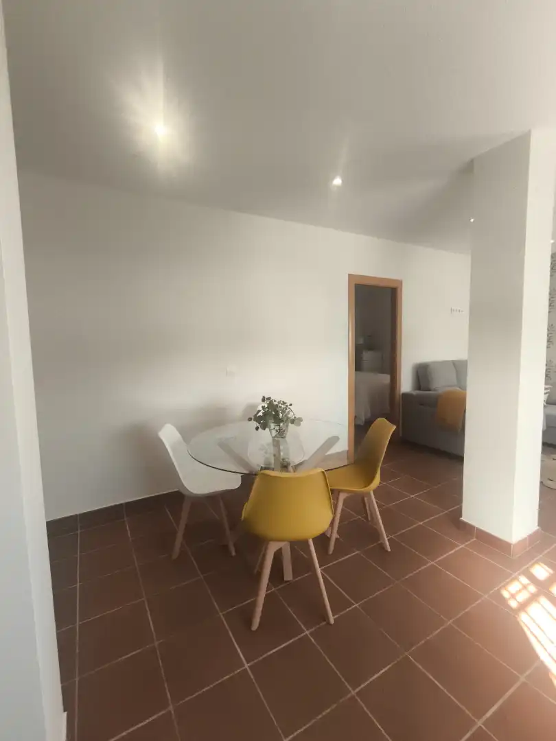 Menjador de Apartament de lloguer en Málaga amb Aire condicionat i Moblat