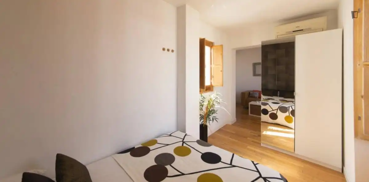 Study for rent in Puerta del Ángel