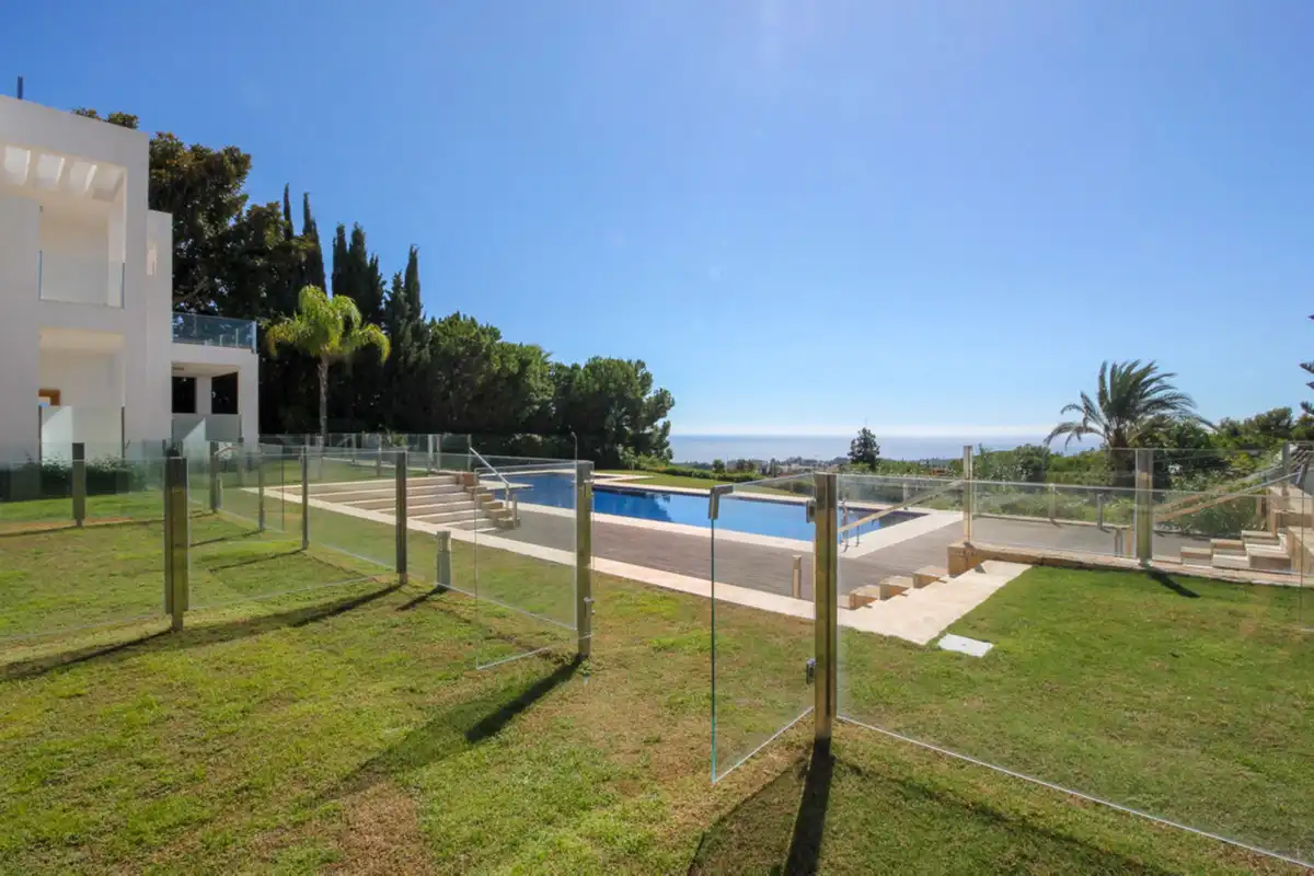 Jardí de Casa adosada de lloguer en Marbella amb Aire condicionat, Terrassa i Piscina