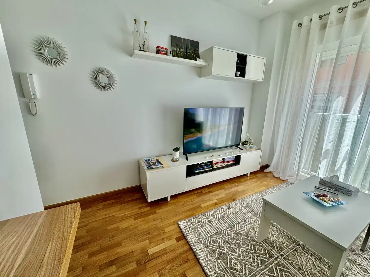 Living room of Flat for rent in Poio  with Parquet flooring, Storage room and Furnished