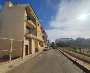 Vista exterior de Dúplex en venda en San Miguel de Salinas amb Aire condicionat, Terrassa i Balcó