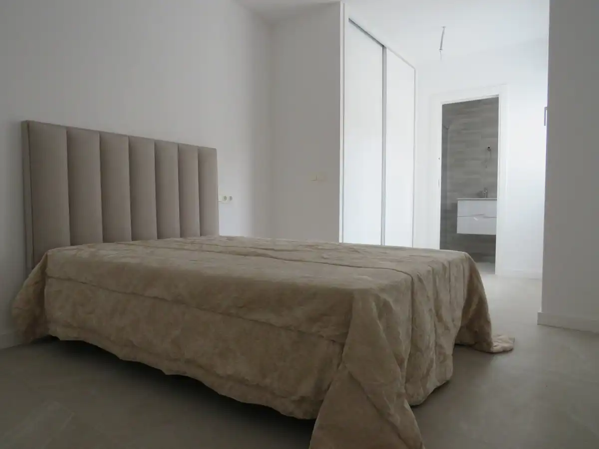Habitación de Apartamento en venta en Fuengirola con Aire acondicionado, Calefacción y Terraza
