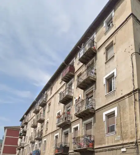 Vista exterior de Pis en venda en Basauri 