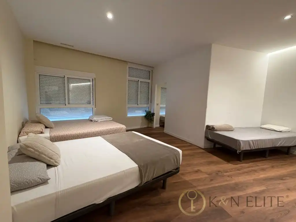 Habitación de Planta baja en venta en Valencia