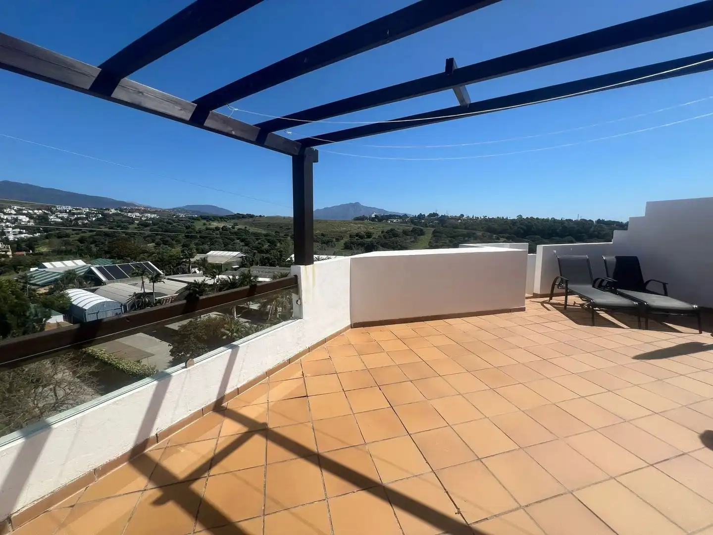 Terrasse von Maisonette zum Verkauf in Estepona mit Klimaanlage, Terrasse und Abstellraum