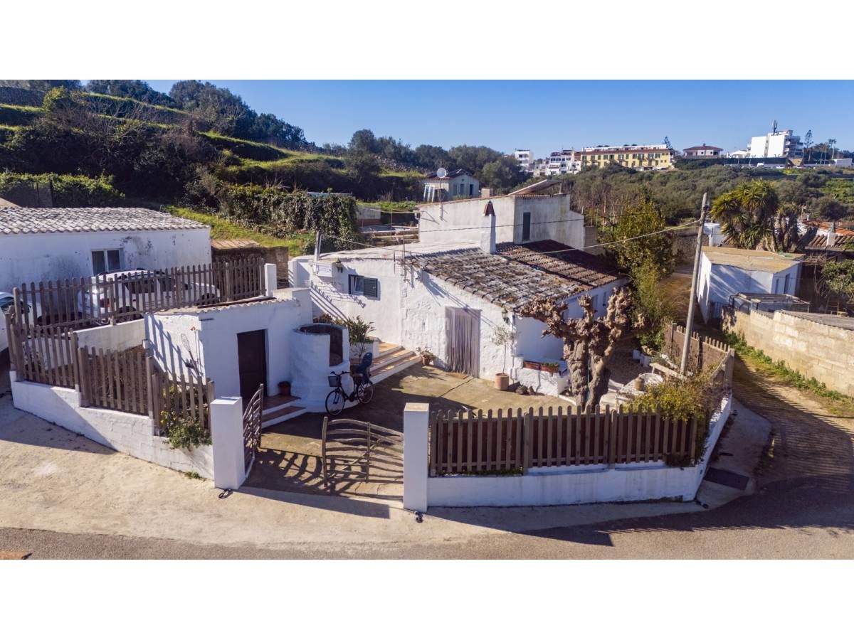 Außenansicht von Country house zum Verkauf in Es Migjorn Gran mit Privatgarten, Terrasse und Möbliert