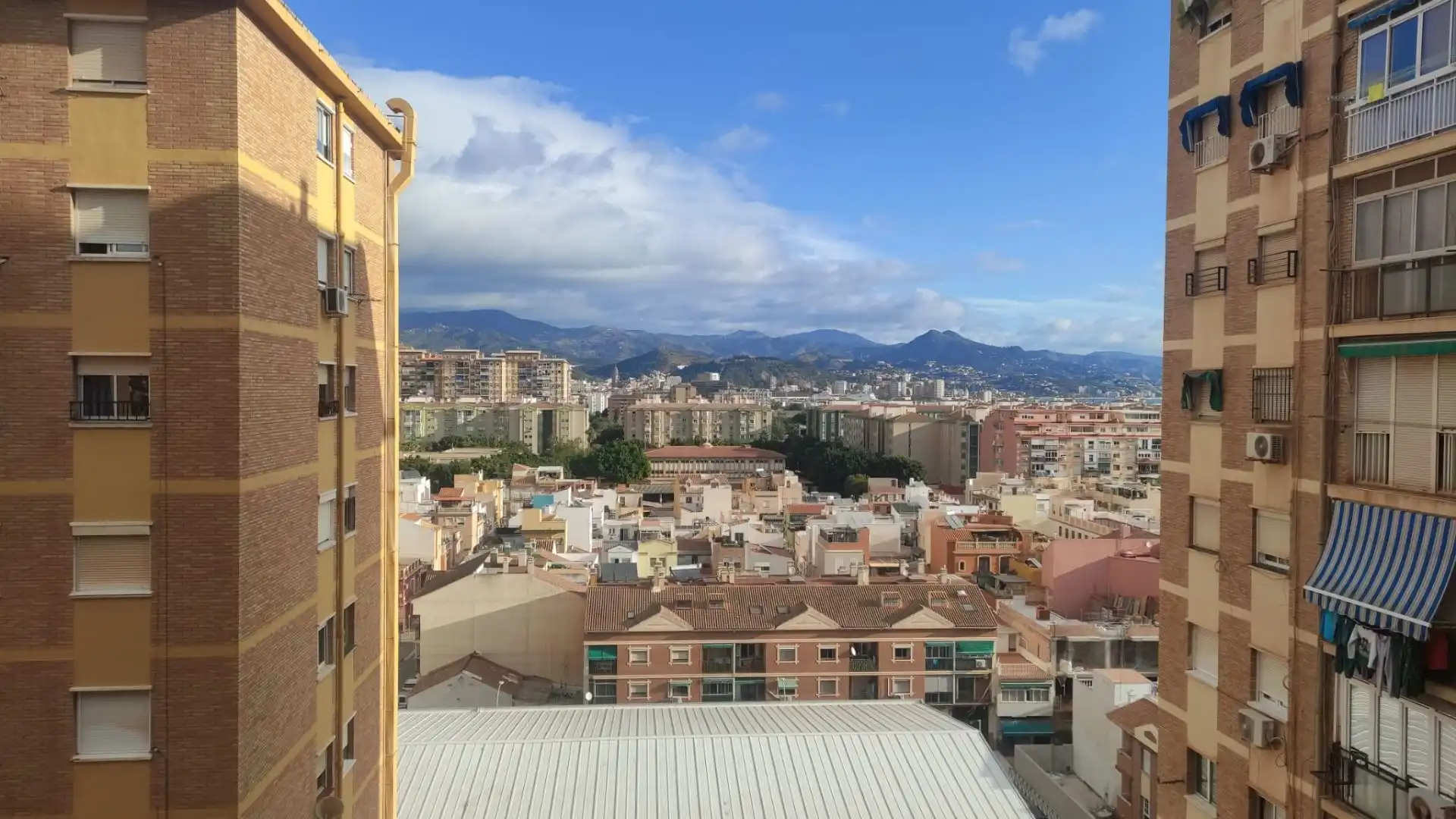 Vista exterior de Pis de lloguer en Málaga amb Moblat