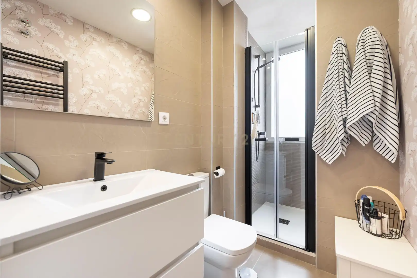 Bany de Apartament en venda en Madrid amb Aire condicionat, Traster i Forn