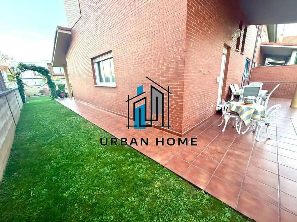Vista exterior de Casa o chalet en venta en Las Eras de Renueva