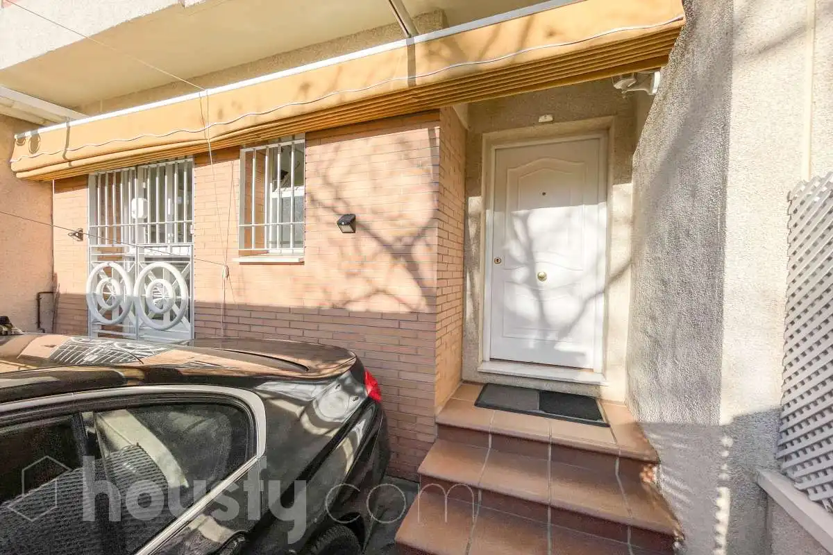 Vista exterior de Casa o xalet en venda en Bormujos amb Aire condicionat, Jardí privat i Terrassa