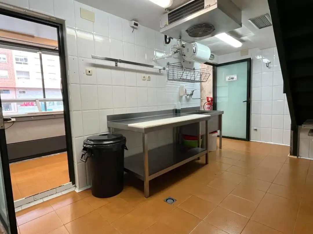 Cuina de Local en venda en  Pamplona / Iruña