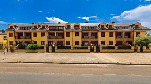 Foto 2 de Casa adosada en venda a Flores de Sil - La Placa, Ponferrada