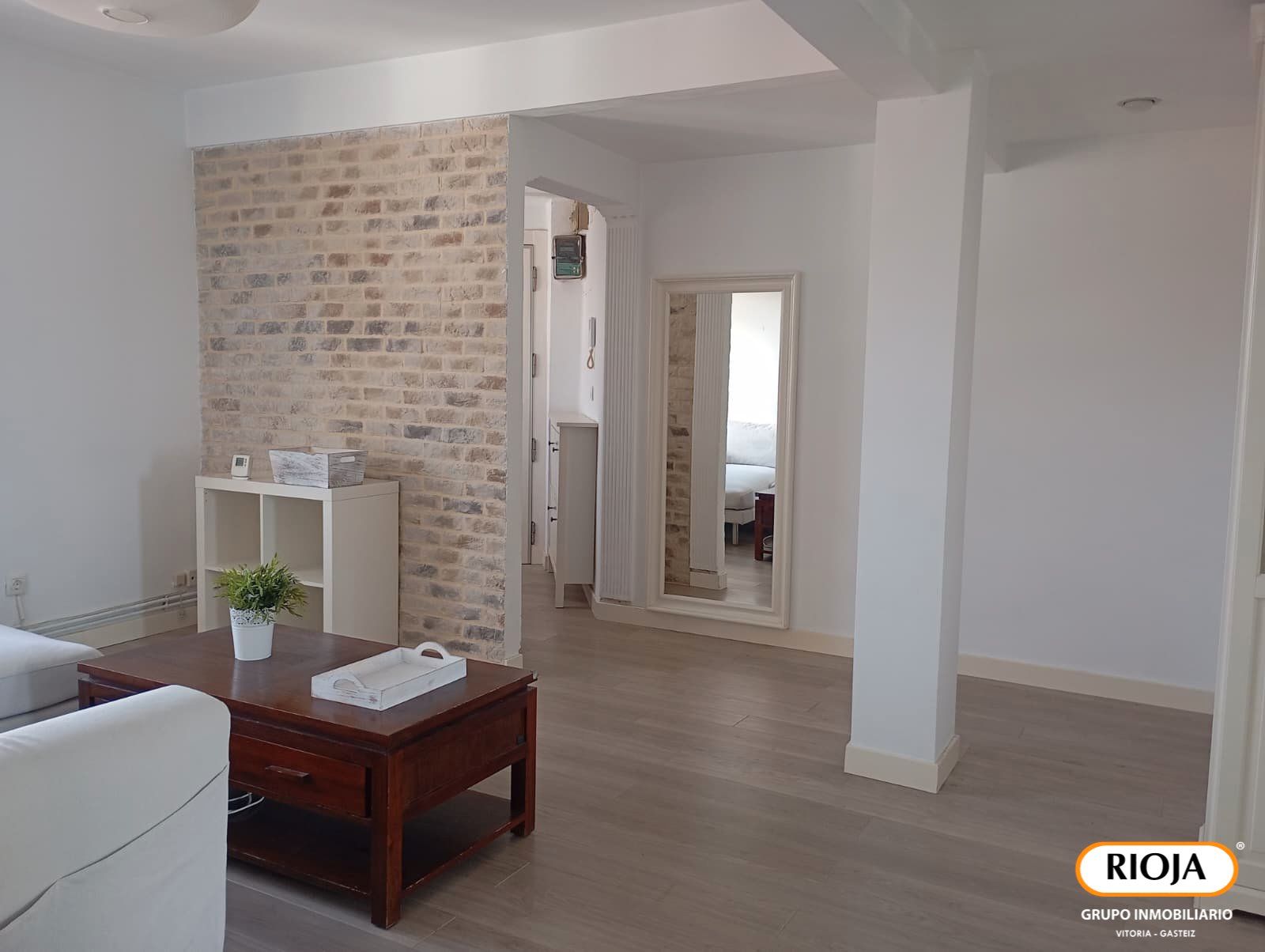 Piso en venta en Vitoria - Gasteiz con Calefacción, Amueblado y Lavadora